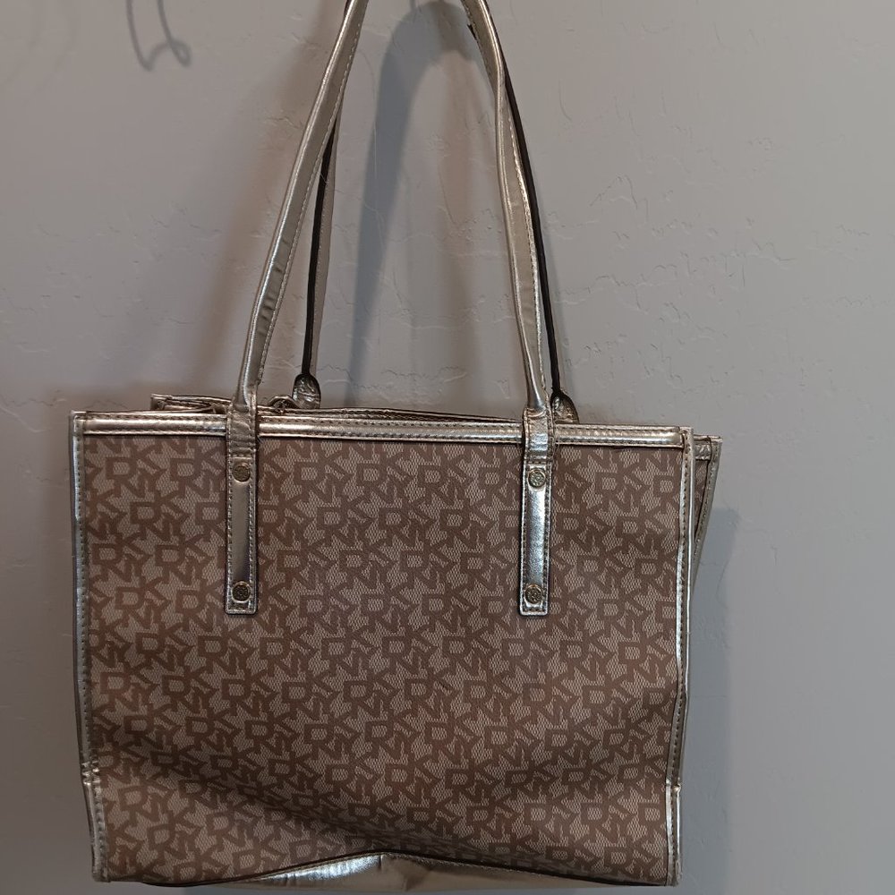 VINTAGE DKNY tan and gold purse Pre-Owned - Picture 4 of 6
